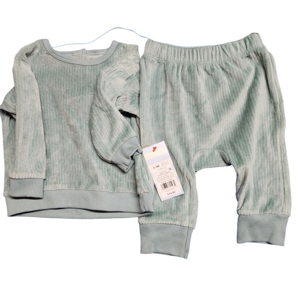 NWT Baby Cat & Jack 2-Piece Velour Outfit Set, Top & Pants, Green 6-9M - Picture 1 of 5